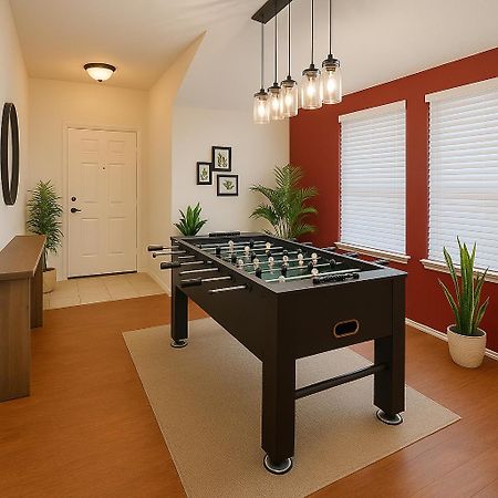 Work, Play & Stay King Bed With Foosball! Aubrey Exteriör bild